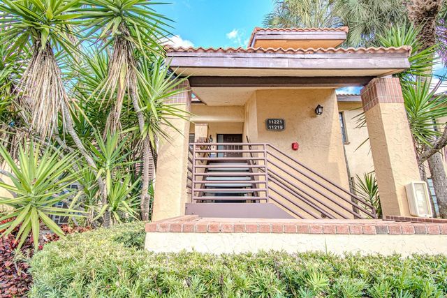 11221 Aspen Glen Drive 205, Boynton Beach, FL 33437