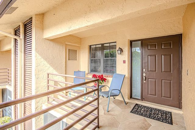 11221 Aspen Glen Drive 205, Boynton Beach, FL 33437