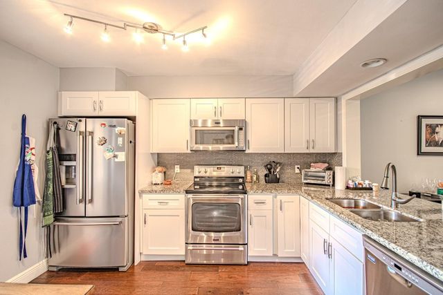 11221 Aspen Glen Drive 205, Boynton Beach, FL 33437