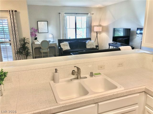 1004 DUCKHORN Court 201, Las Vegas, NV 89144