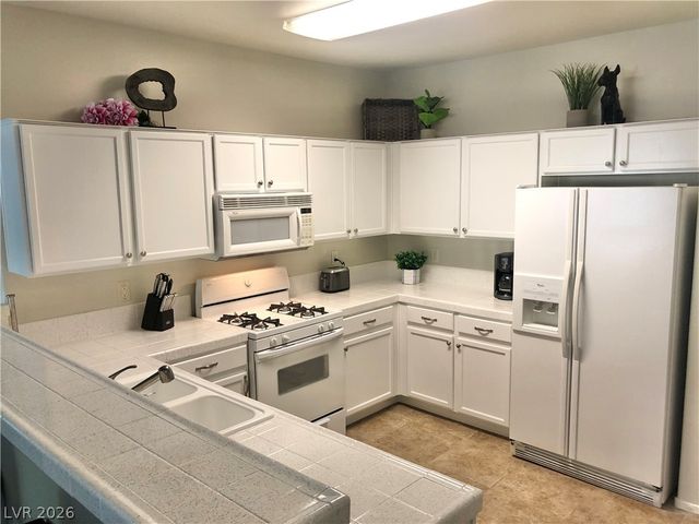 1004 DUCKHORN Court 201, Las Vegas, NV 89144