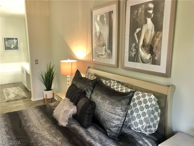 1004 DUCKHORN Court 201, Las Vegas, NV 89144