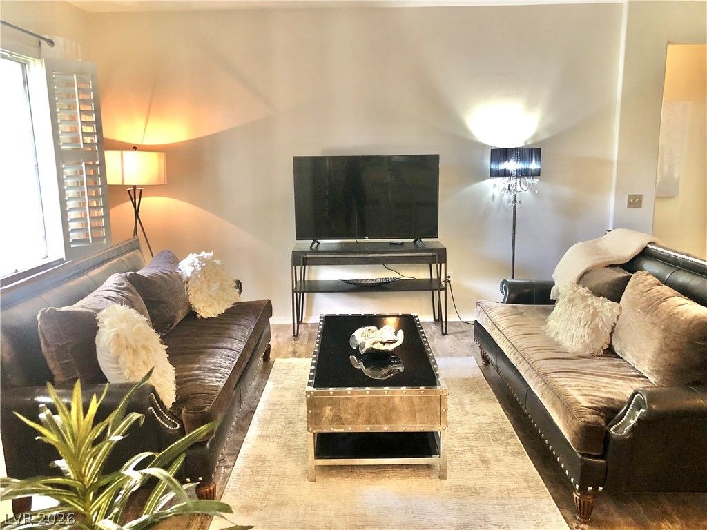 1004 DUCKHORN Court 201, Las Vegas, NV 89144