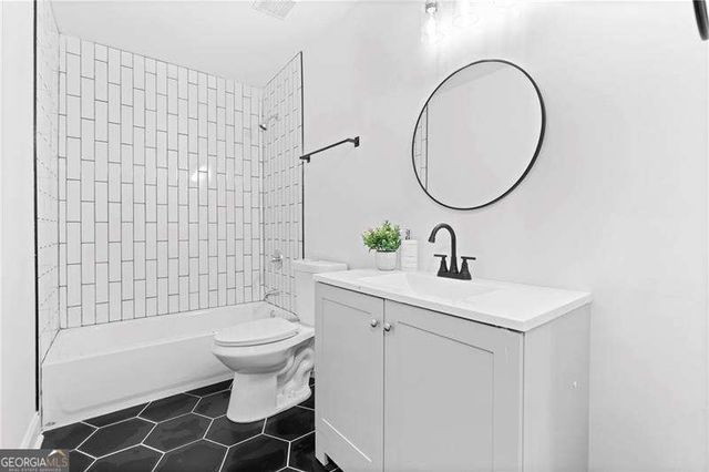 560 Flowering Trail, Grayson, GA 30017