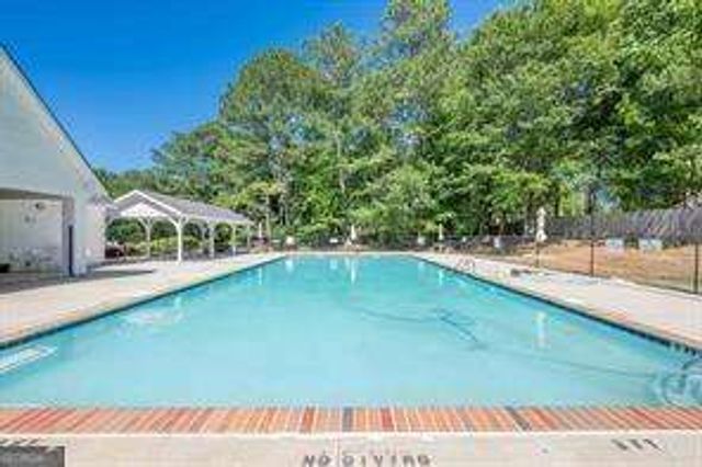 560 Flowering Trail, Grayson, GA 30017