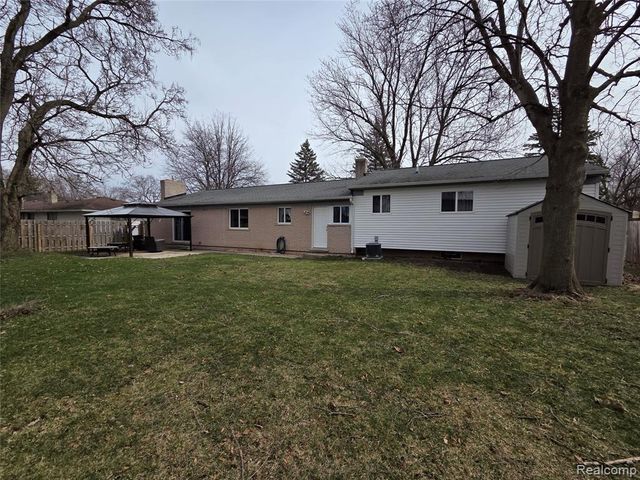 5372 Moceri Lane, Grand Blanc, MI 48439