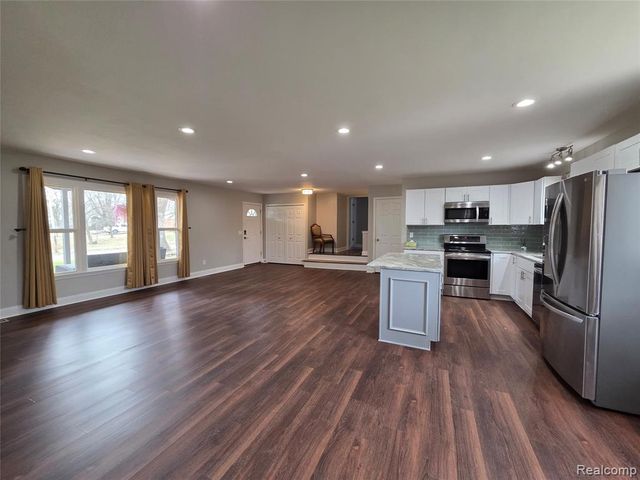 5372 Moceri Lane, Grand Blanc, MI 48439