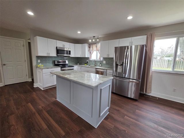 5372 Moceri Lane, Grand Blanc, MI 48439