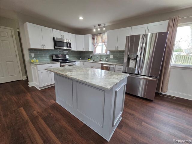 5372 Moceri Lane, Grand Blanc, MI 48439