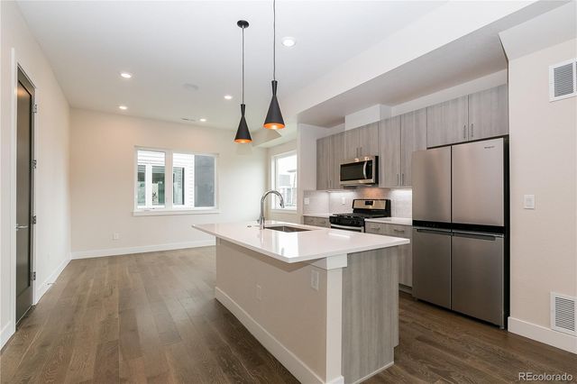 1275 Stuart Street, Denver, CO 80204