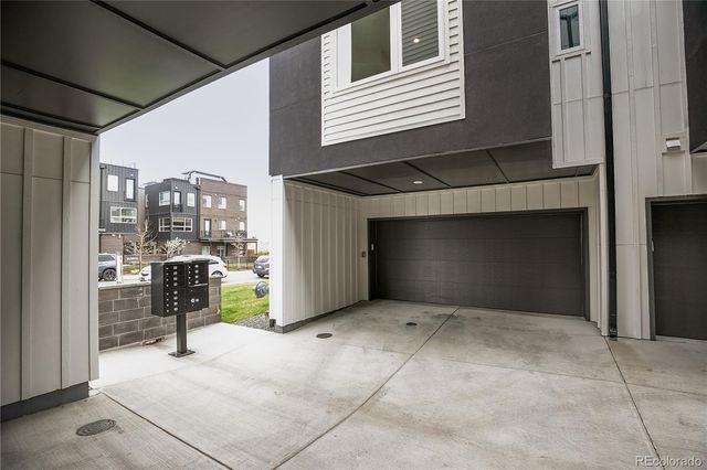 1275 Stuart Street, Denver, CO 80204