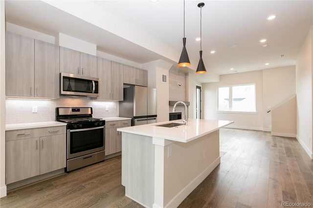 1275 Stuart Street, Denver, CO 80204