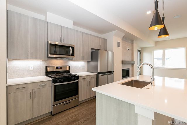 1275 Stuart Street, Denver, CO 80204