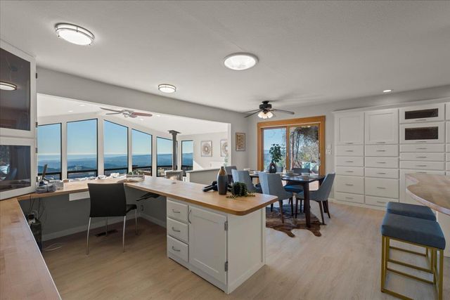 27200 Loma Prieta Way, Los Gatos, CA 95033