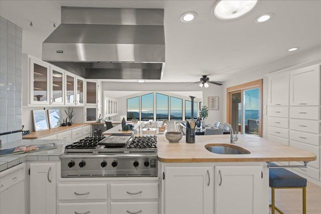 27200 Loma Prieta Way, Los Gatos, CA 95033