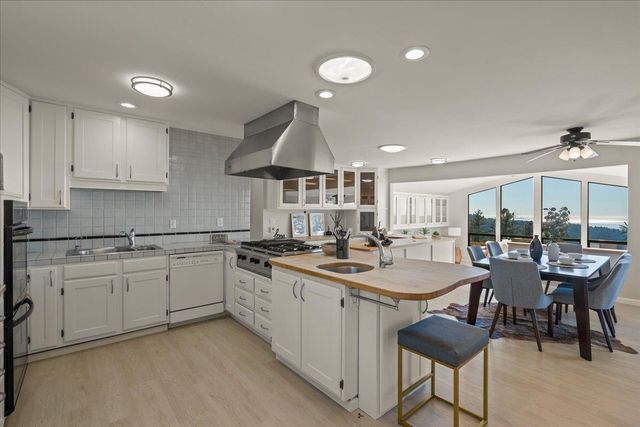 27200 Loma Prieta Way, Los Gatos, CA 95033