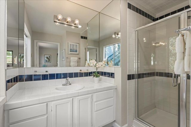 27200 Loma Prieta Way, Los Gatos, CA 95033