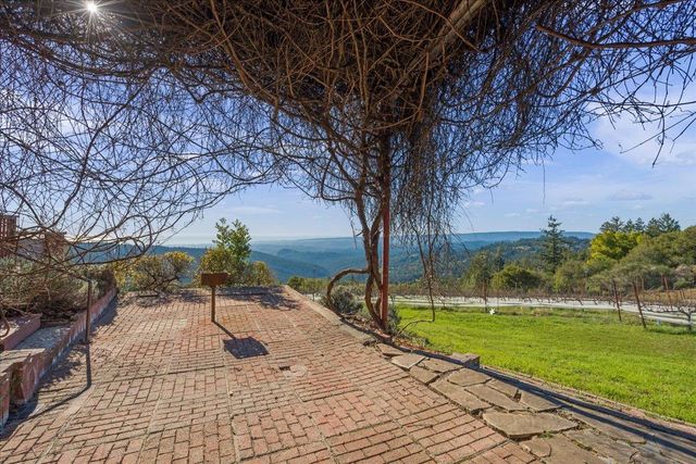 27200 Loma Prieta Way, Los Gatos, CA 95033