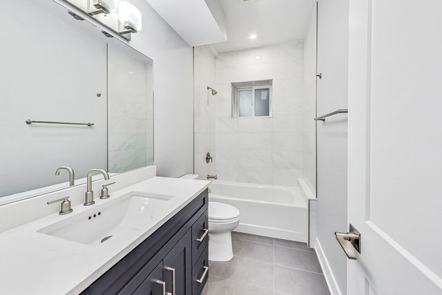 6527 N Newgard Avenue 2, Chicago, IL 60626