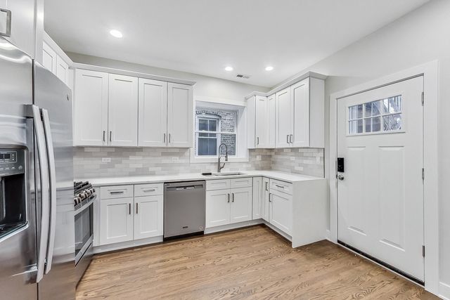 6527 N Newgard Avenue 2, Chicago, IL 60626