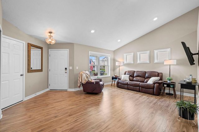 1515 138th Street E, Rosemount, MN 55068