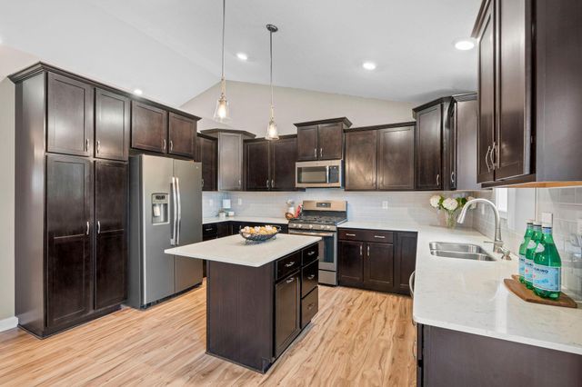 1515 138th Street E, Rosemount, MN 55068