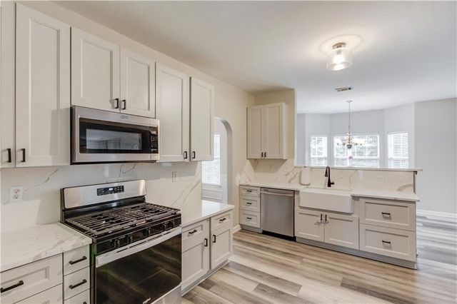 114 Farm Valley Drive, Canton, GA 30115
