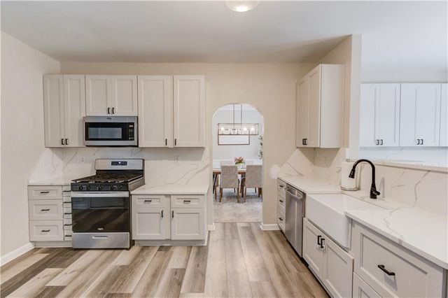 114 Farm Valley Drive, Canton, GA 30115