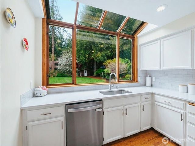 2837 220th Place NE, Sammamish, WA 98074