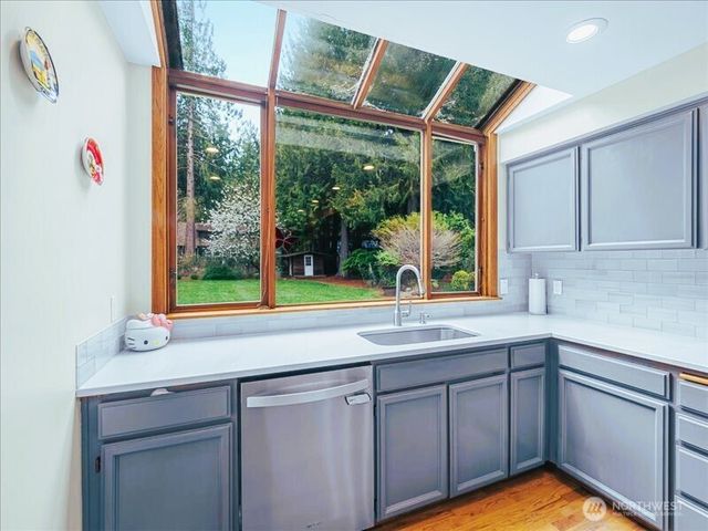 2837 220th Place NE, Sammamish, WA 98074