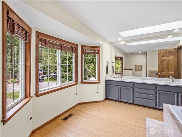 2837 220th Place NE, Sammamish, WA 98074