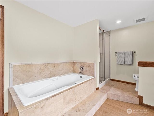 2837 220th Place NE, Sammamish, WA 98074