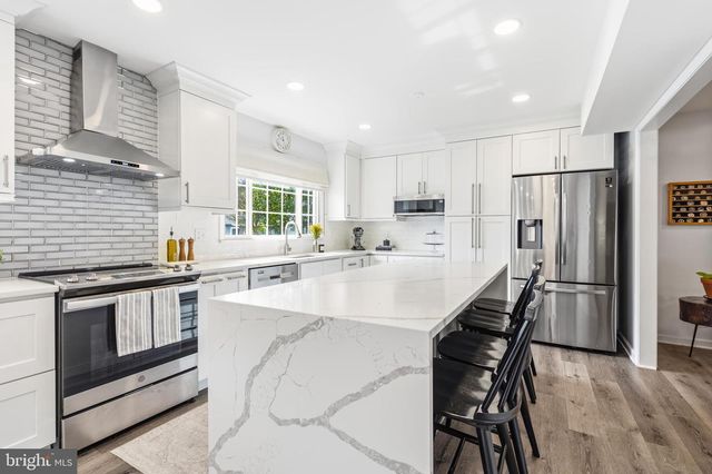 1307 BOULDER CREST CT, Herndon, VA 20170