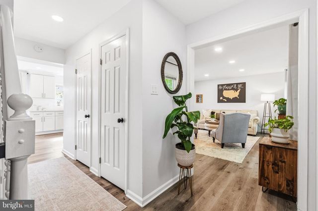 1307 BOULDER CREST CT, Herndon, VA 20170