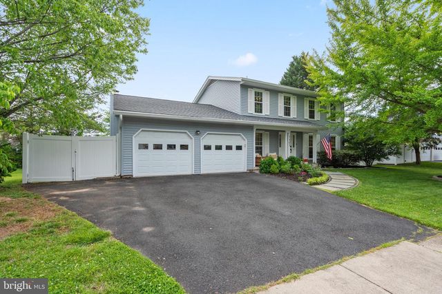 1307 BOULDER CREST CT, Herndon, VA 20170