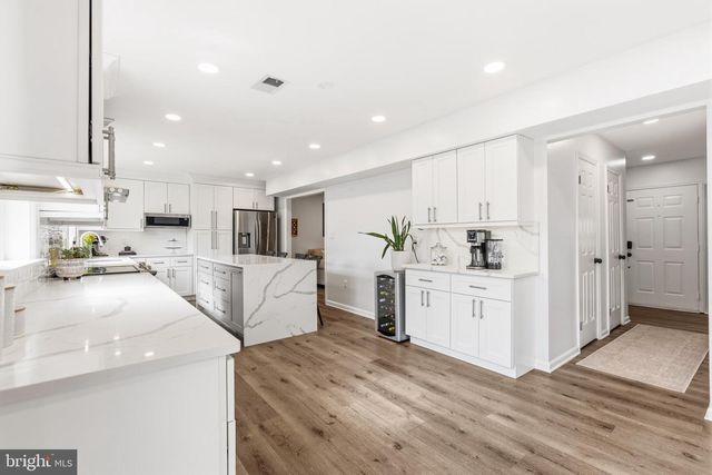 1307 BOULDER CREST CT, Herndon, VA 20170