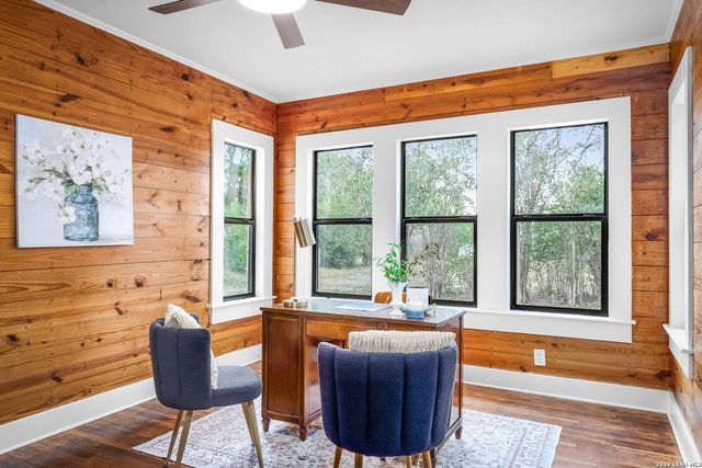 515 E MOUNTAIN ST, Seguin, TX 78155