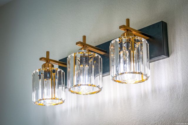 515 E MOUNTAIN ST, Seguin, TX 78155