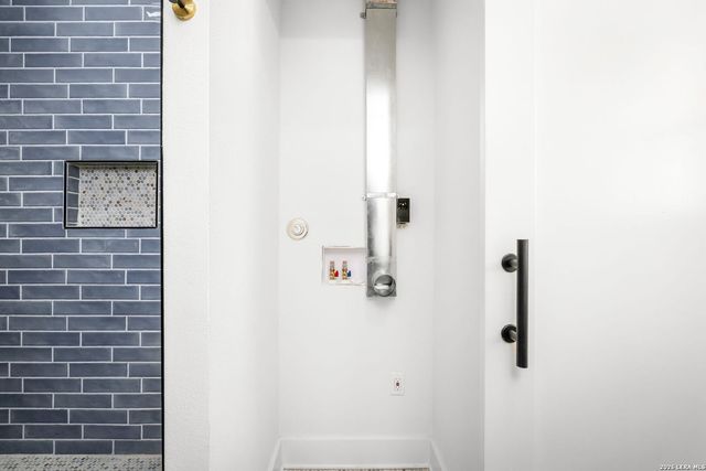 515 E MOUNTAIN ST, Seguin, TX 78155