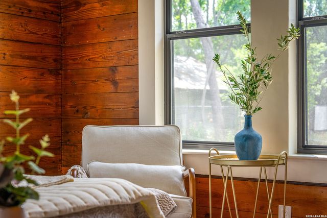 515 E MOUNTAIN ST, Seguin, TX 78155