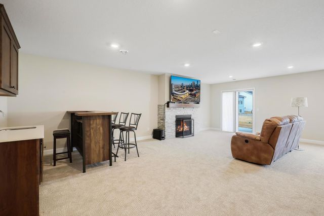 7107 184th Street W, Lakeville, MN 55044