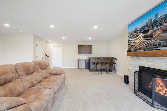 7107 184th Street W, Lakeville, MN 55044