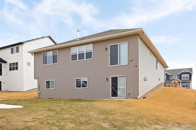 7107 184th Street W, Lakeville, MN 55044