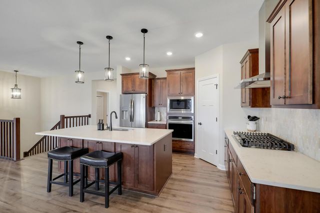 7107 184th Street W, Lakeville, MN 55044