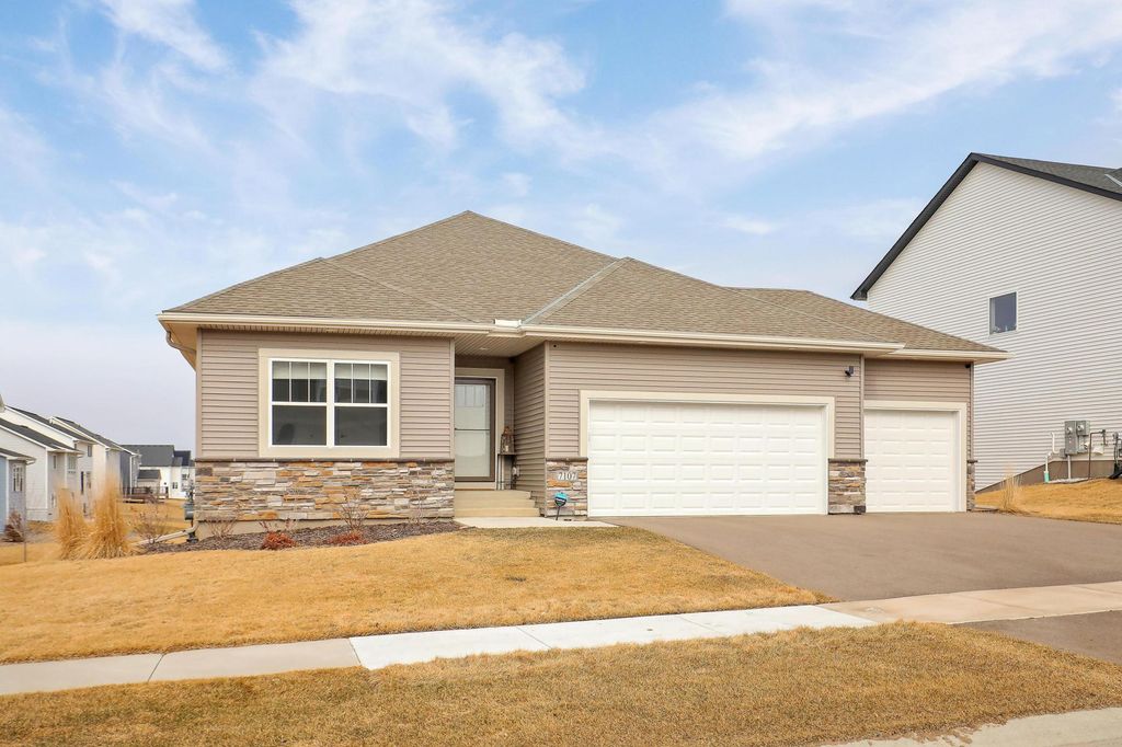 7107 184th Street W, Lakeville, MN 55044