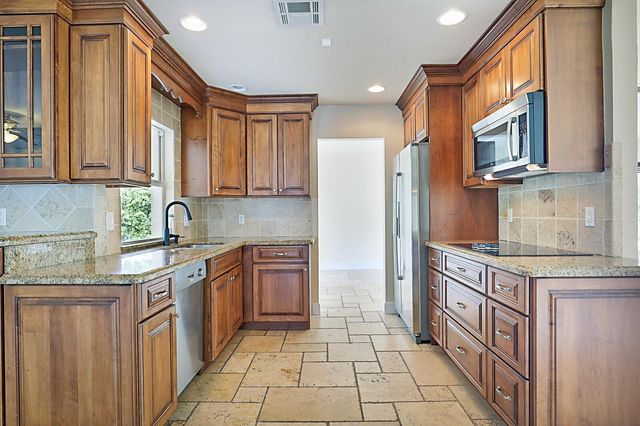 5110 NE 30th Avenue NE, Lighthouse Point, FL 33064