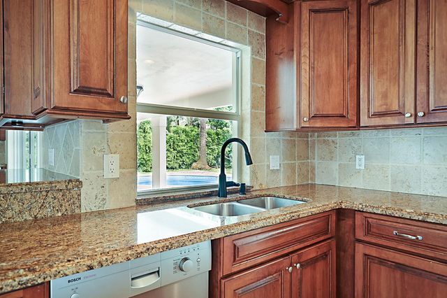 5110 NE 30th Avenue NE, Lighthouse Point, FL 33064