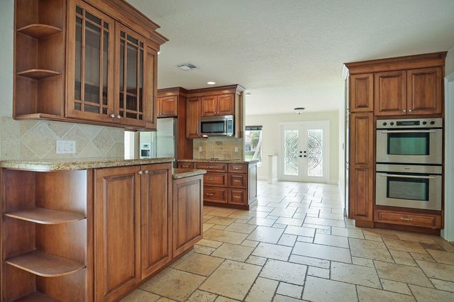 5110 NE 30th Avenue NE, Lighthouse Point, FL 33064