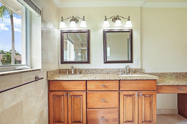 5110 NE 30th Avenue NE, Lighthouse Point, FL 33064