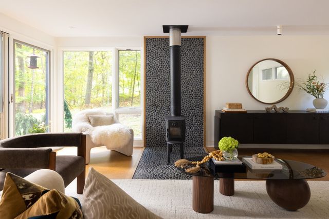 102 The Valley Rd, Concord, MA 01742